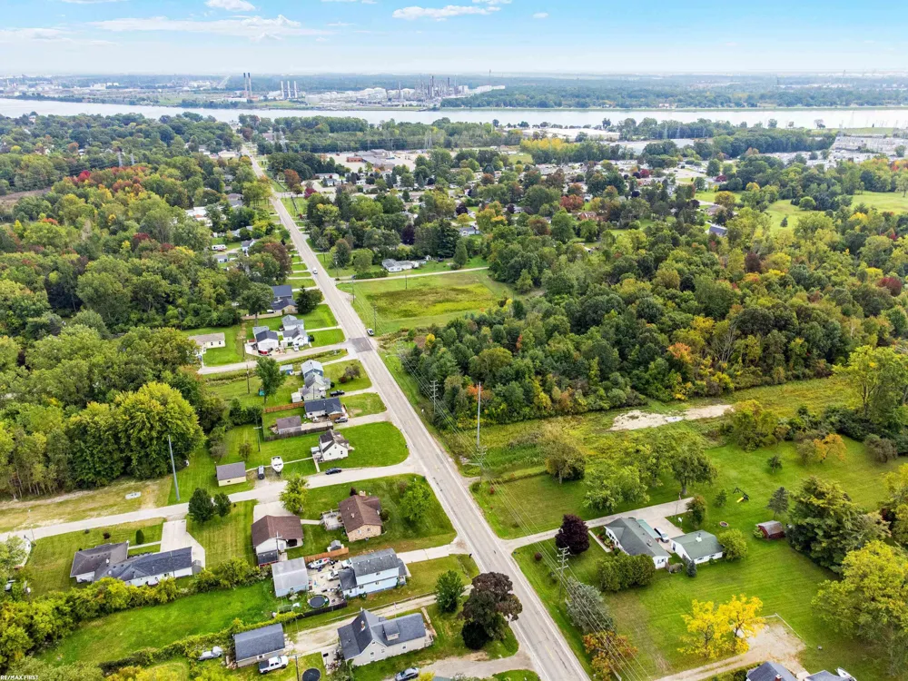 3605 Ravenswood Road Marysville City, MI 48040