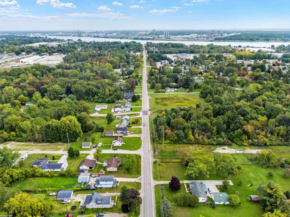3605 Ravenswood Road Marysville City, MI 48040