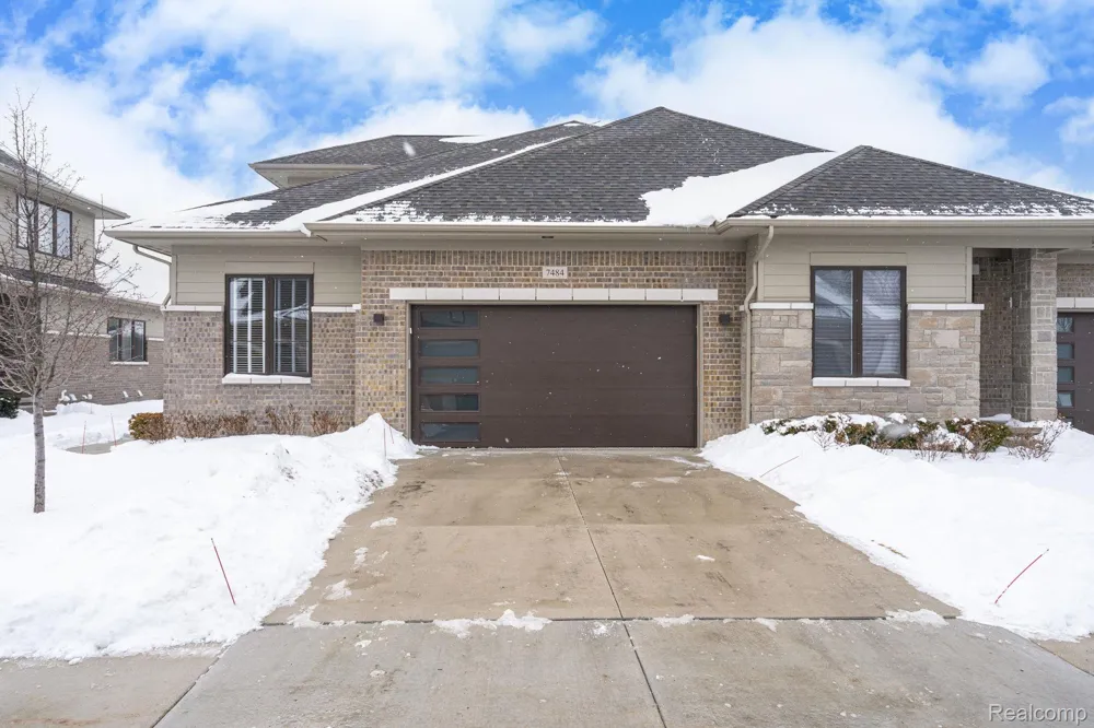 7484 Gramercy Circle