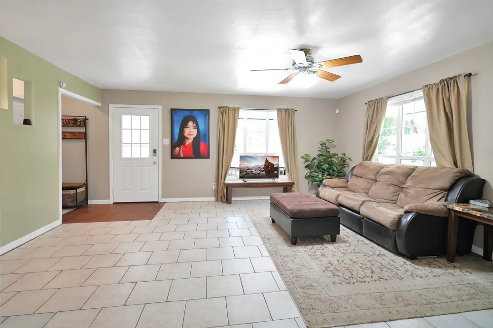 144 Pine Branch Glen Holly Lake Ranch, TX 75765