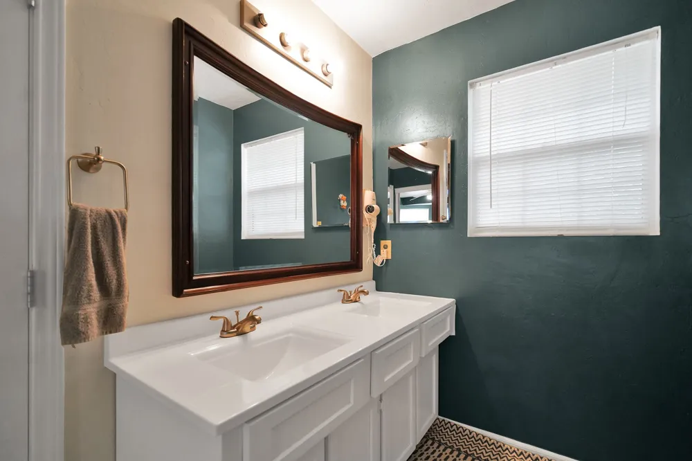 144 Pine Branch Glen Holly Lake Ranch, TX 75765
