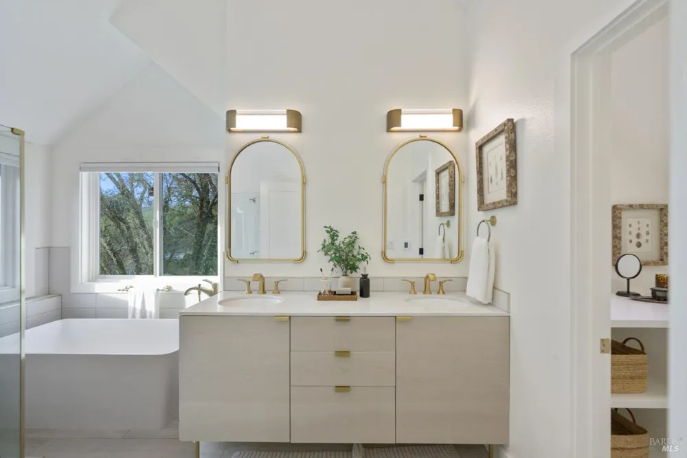 13605 Garric Avenue Glen Ellen, CA 95442