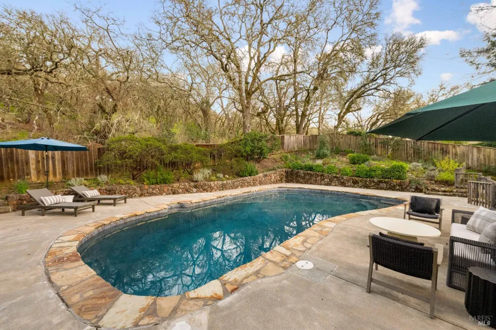 13605 Garric Avenue Glen Ellen, CA 95442