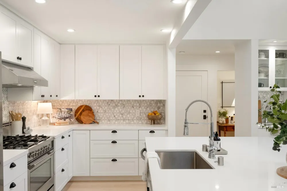 13605 Garric Avenue Glen Ellen, CA 95442