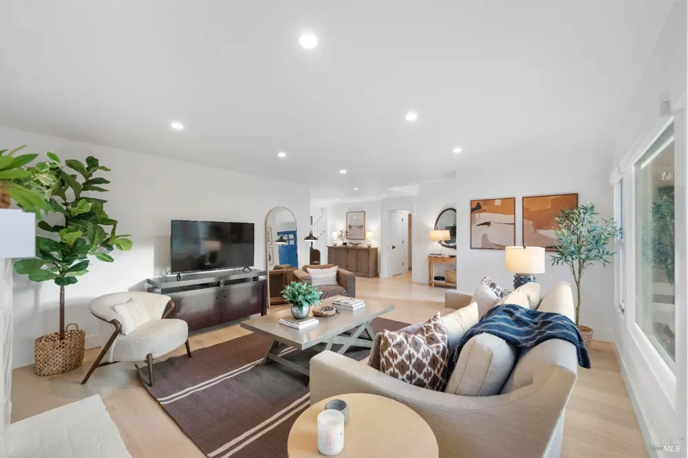 13605 Garric Avenue Glen Ellen, CA 95442