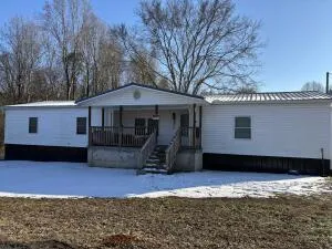 128 County Road 882 Etowah, TN 37331