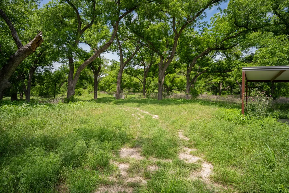 6 Cattle Trail Kempner, TX 76539