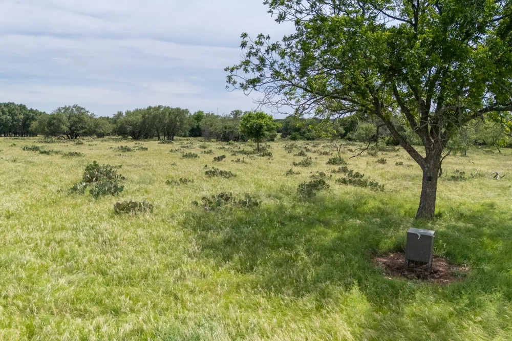 6 Cattle Trail Kempner, TX 76539