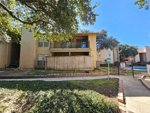 1202 Thorpe Lane #604