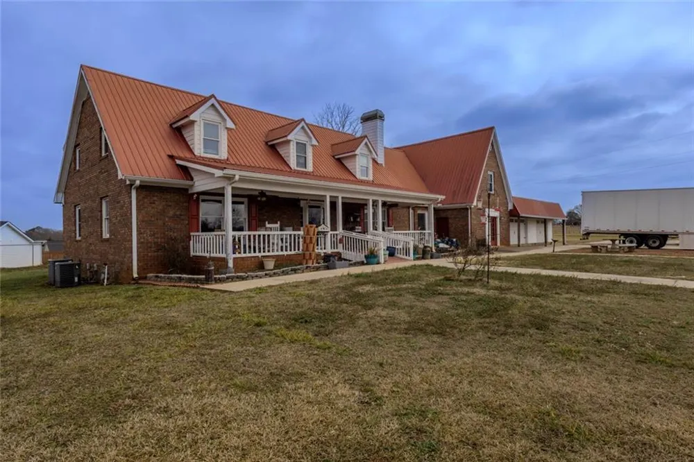 160 HWY 320 Carnesville, GA 30521