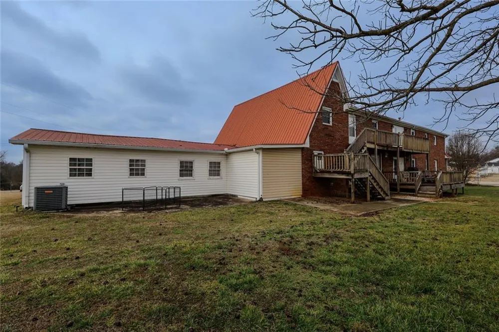 160 HWY 320 Carnesville, GA 30521