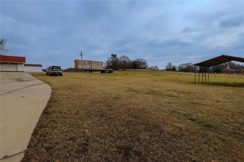 160 HWY 320 Carnesville, GA 30521