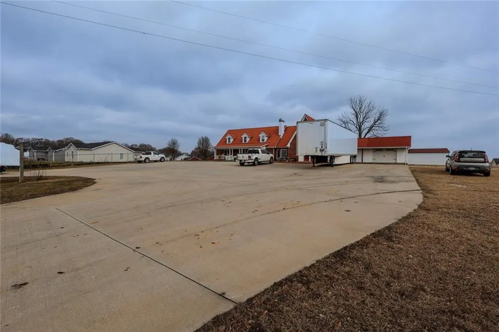 160 HWY 320 Carnesville, GA 30521