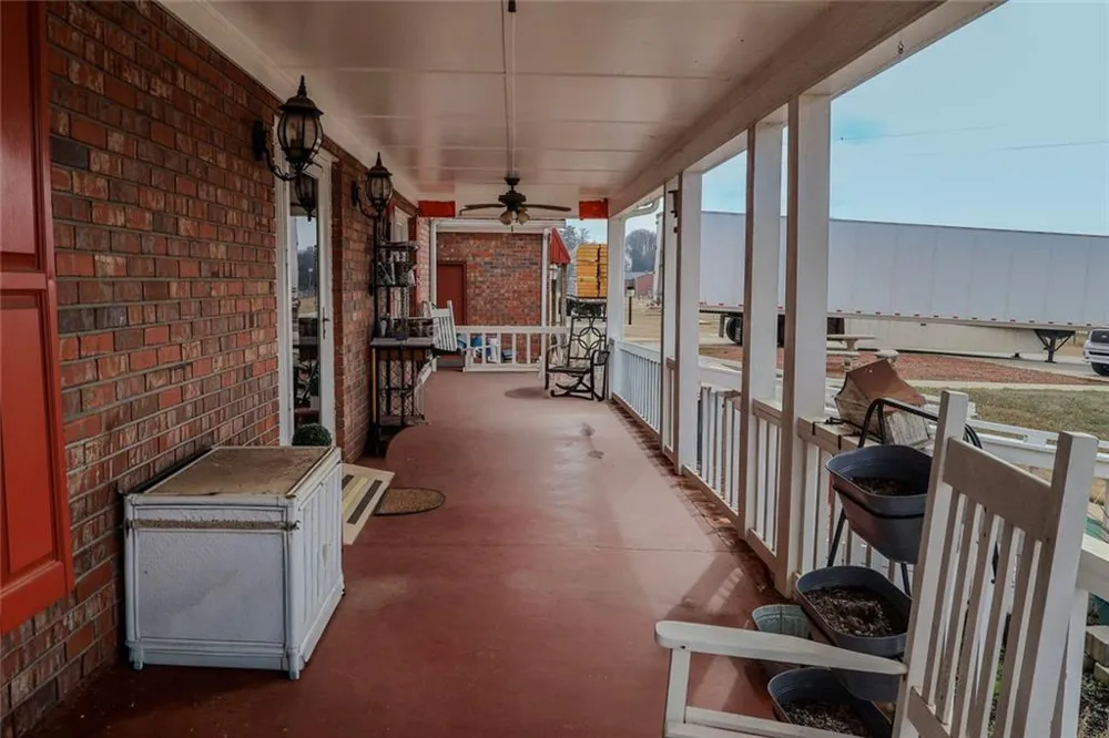 160 HWY 320 Carnesville, GA 30521