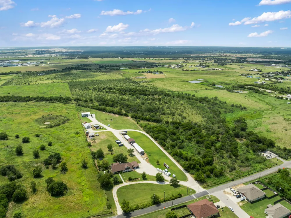 925 1st Street Jarrell, TX 76537