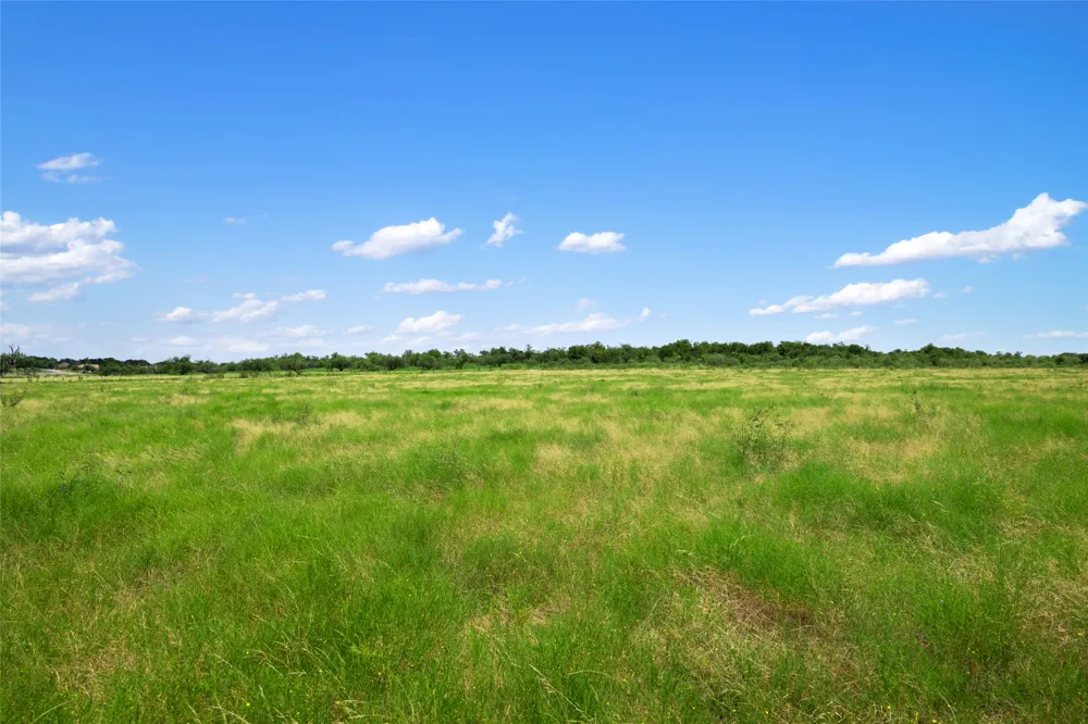 1775 County Road 305 Road Jarrell, TX 76537