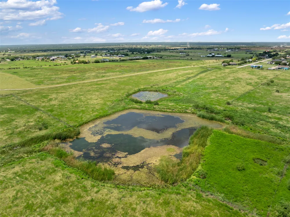 1775 County Road 305 Road Jarrell, TX 76537