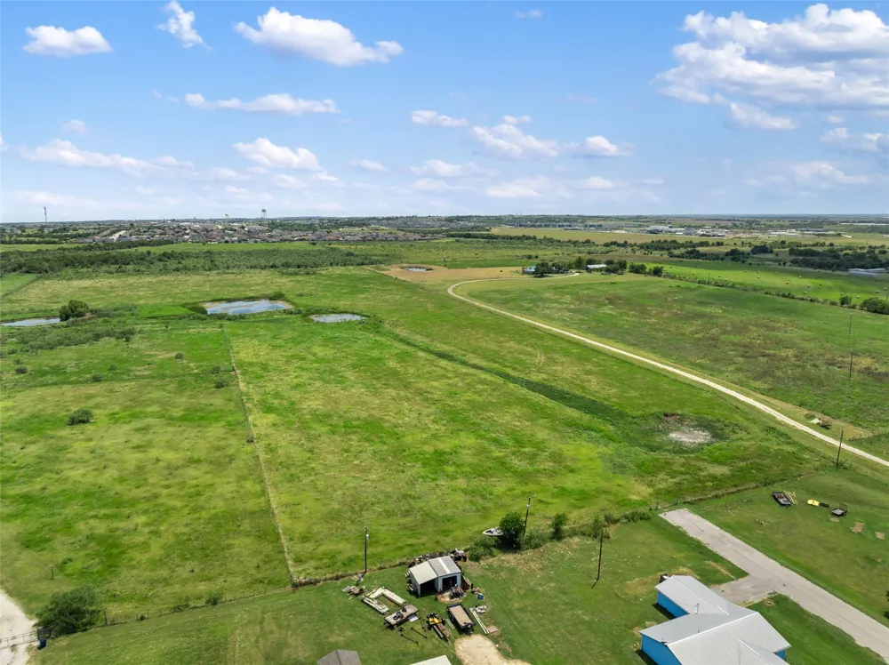 1775 County Road 305 Road Jarrell, TX 76537
