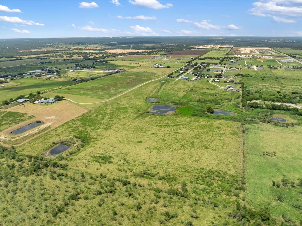 1775 County Road 305 Road Jarrell, TX 76537