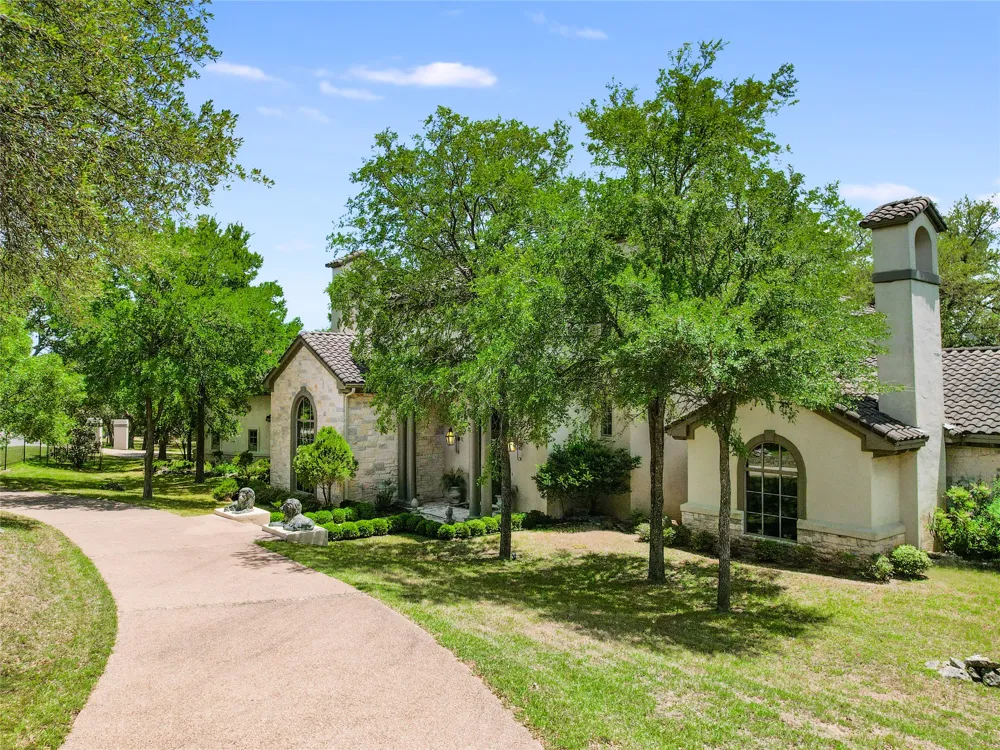 8611 Young Lane Austin, TX 78737