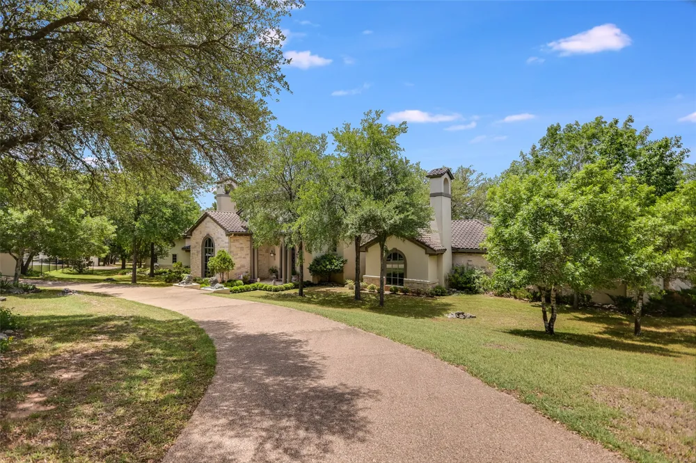 8611 Young Lane Austin, TX 78737