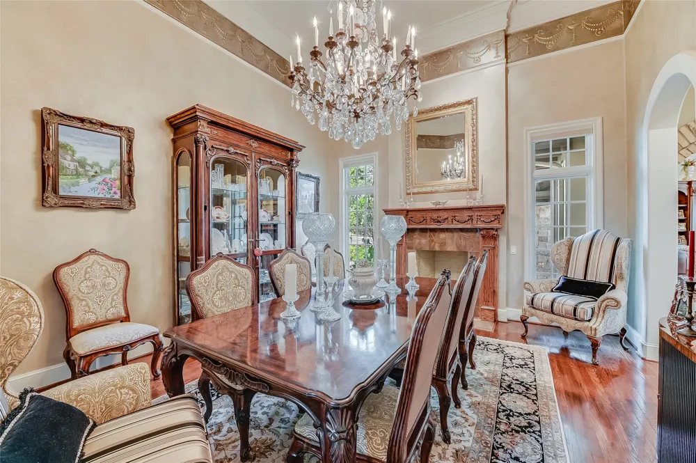 8611 Young Lane Austin, TX 78737