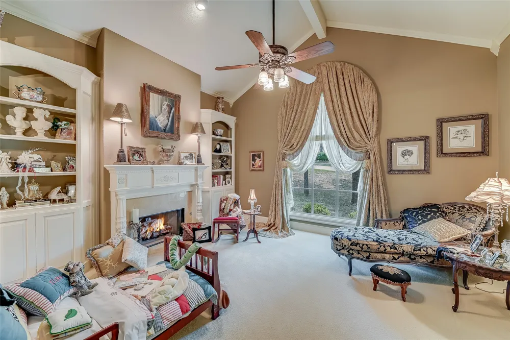 8611 Young Lane Austin, TX 78737