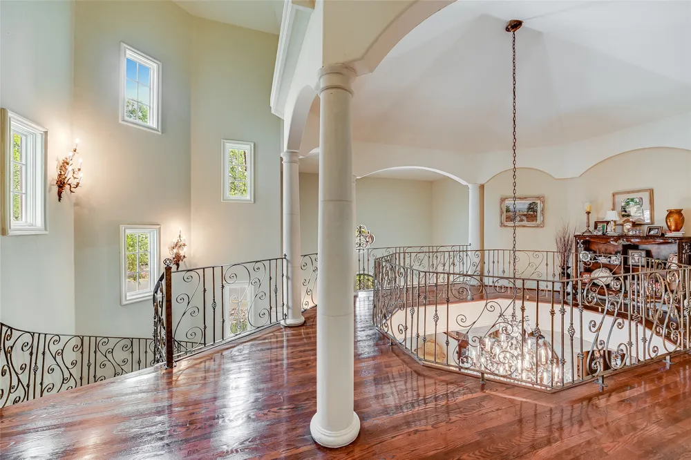 8611 Young Lane Austin, TX 78737