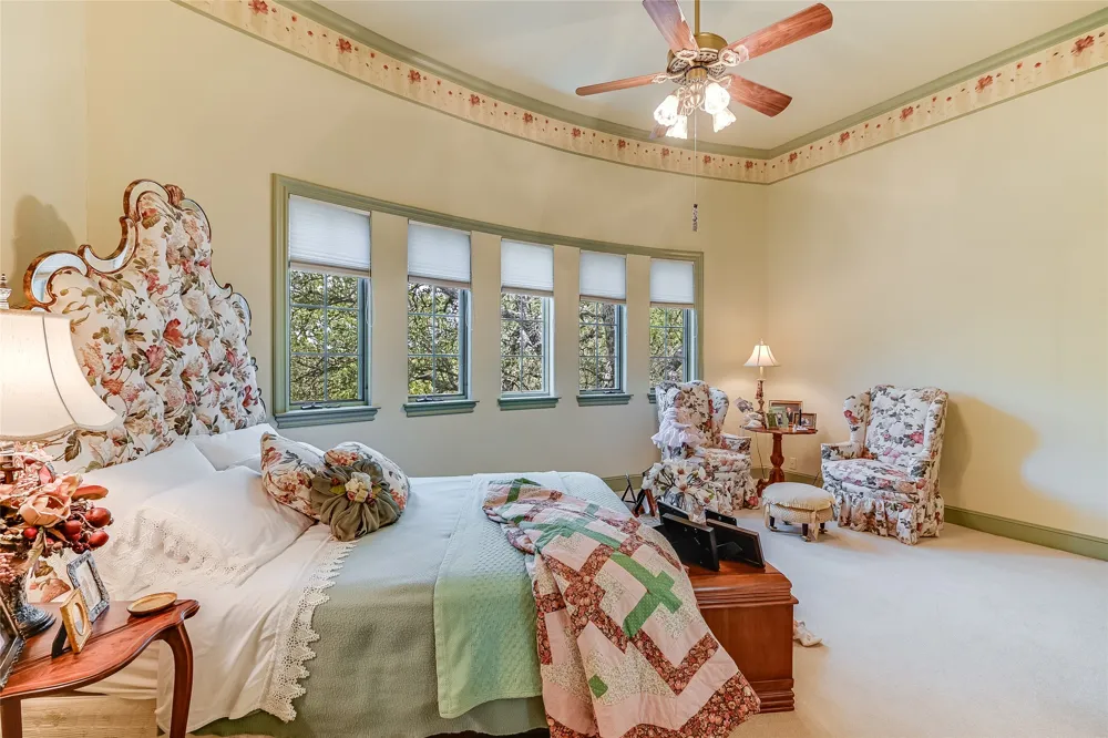 8611 Young Lane Austin, TX 78737