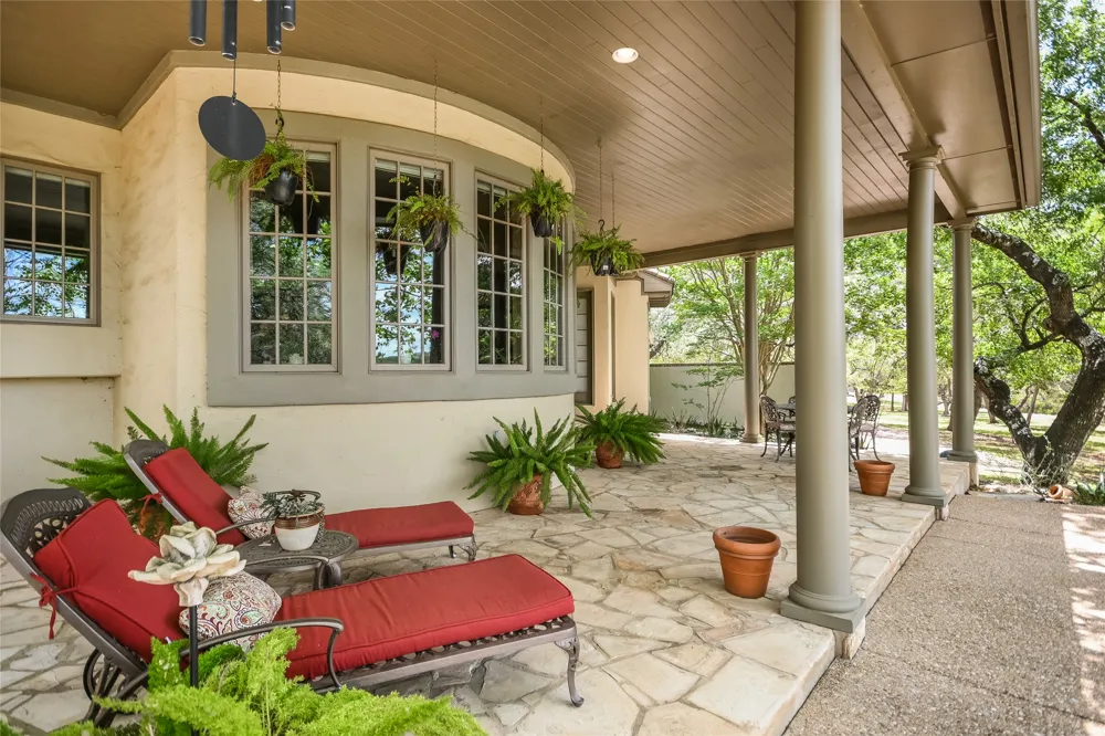 8611 Young Lane Austin, TX 78737