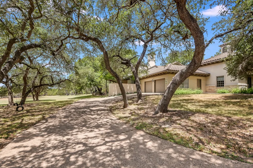 8611 Young Lane Austin, TX 78737