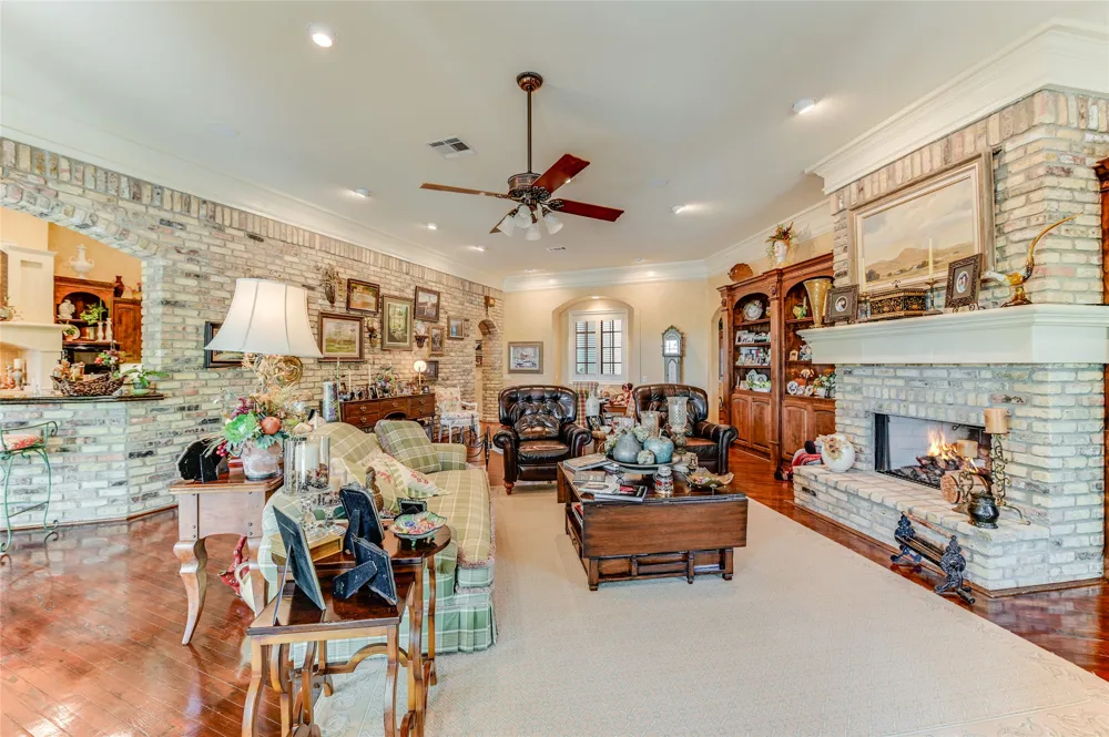 8611 Young Lane Austin, TX 78737