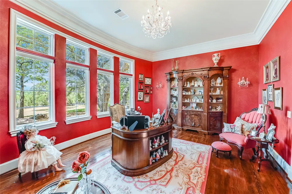 8611 Young Lane Austin, TX 78737
