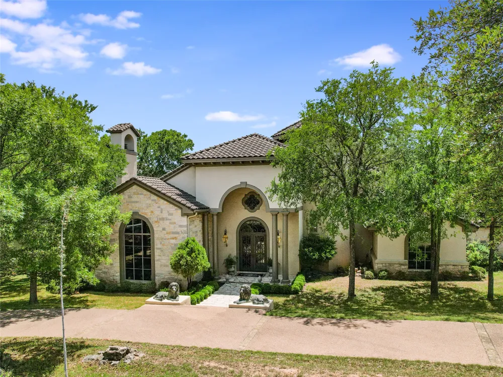 8611 Young Lane Austin, TX 78737