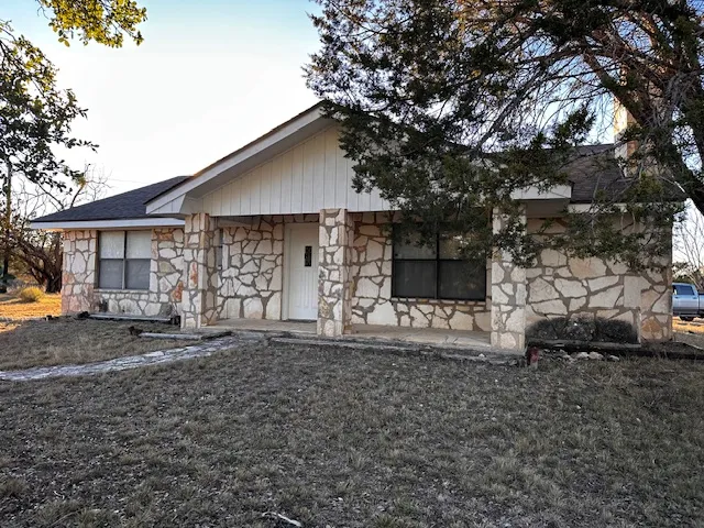 810 KC 271 Junction, TX 76849