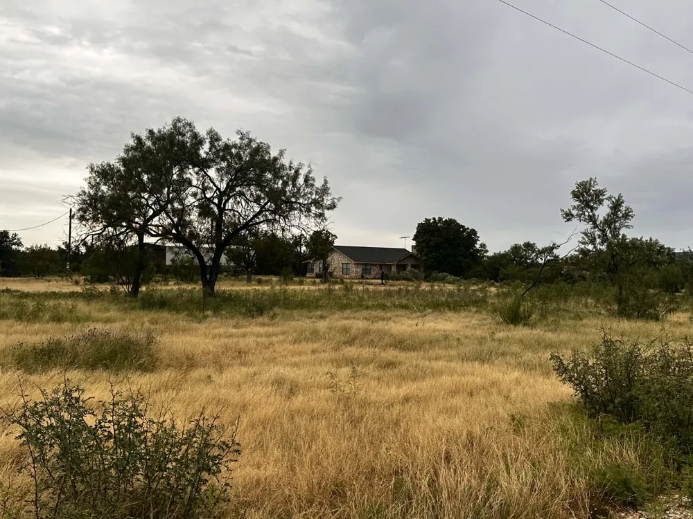 810 KC 271 Junction, TX 76849