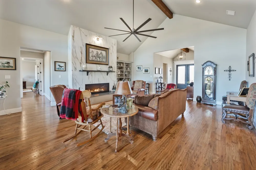 1466 County Road 1270 Alvord, TX 76225
