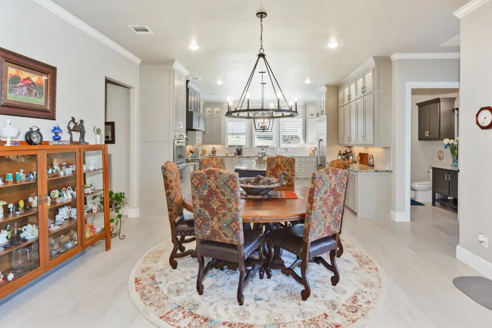 1466 County Road 1270 Alvord, TX 76225