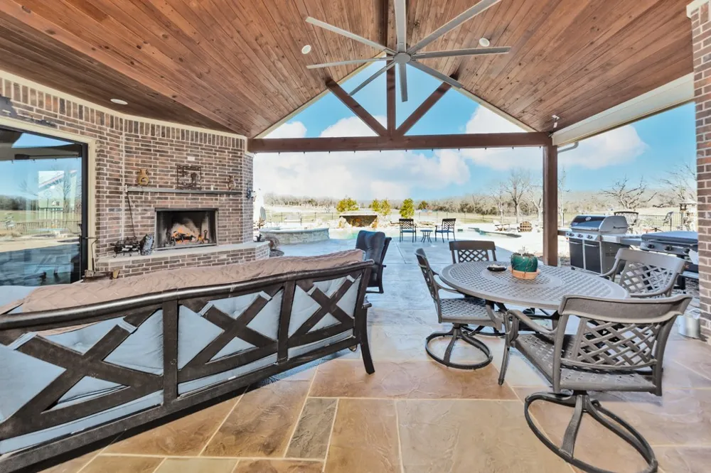 1466 County Road 1270 Alvord, TX 76225