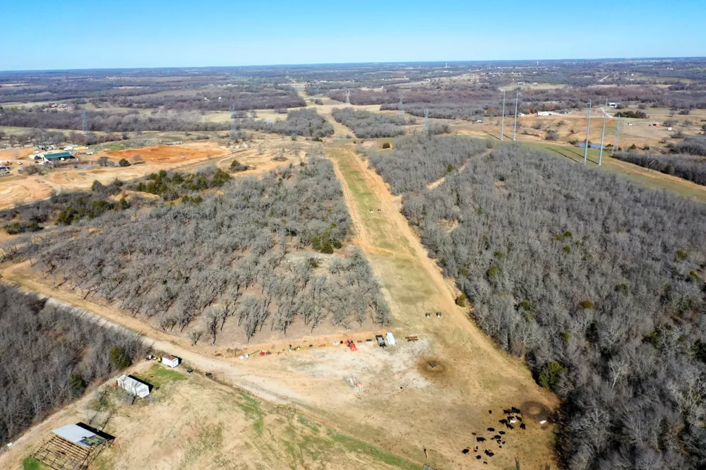 1466 County Road 1270 Alvord, TX 76225