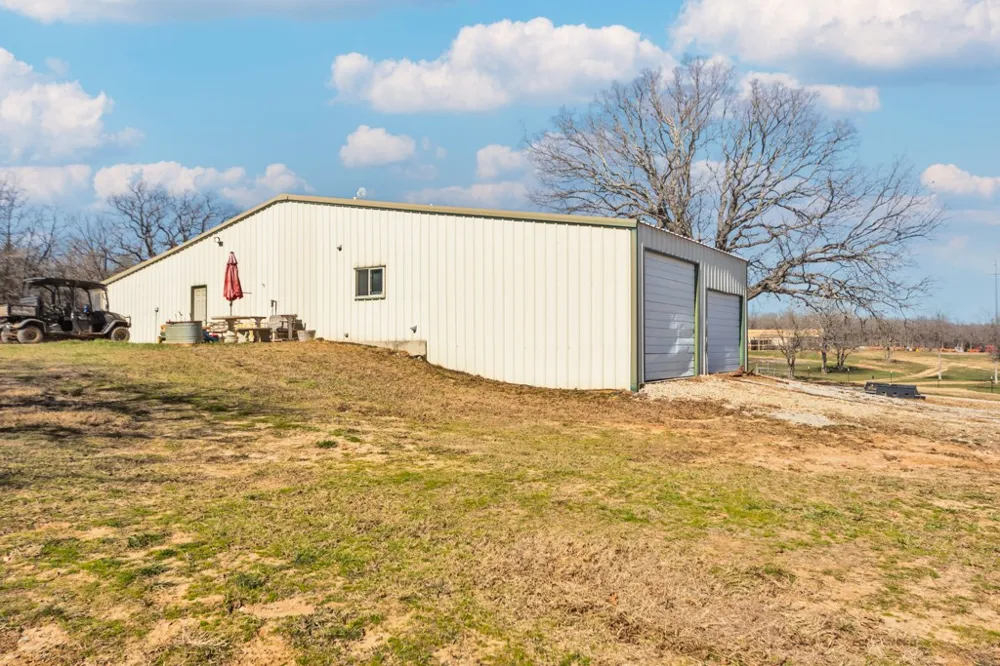1466 County Road 1270 Alvord, TX 76225