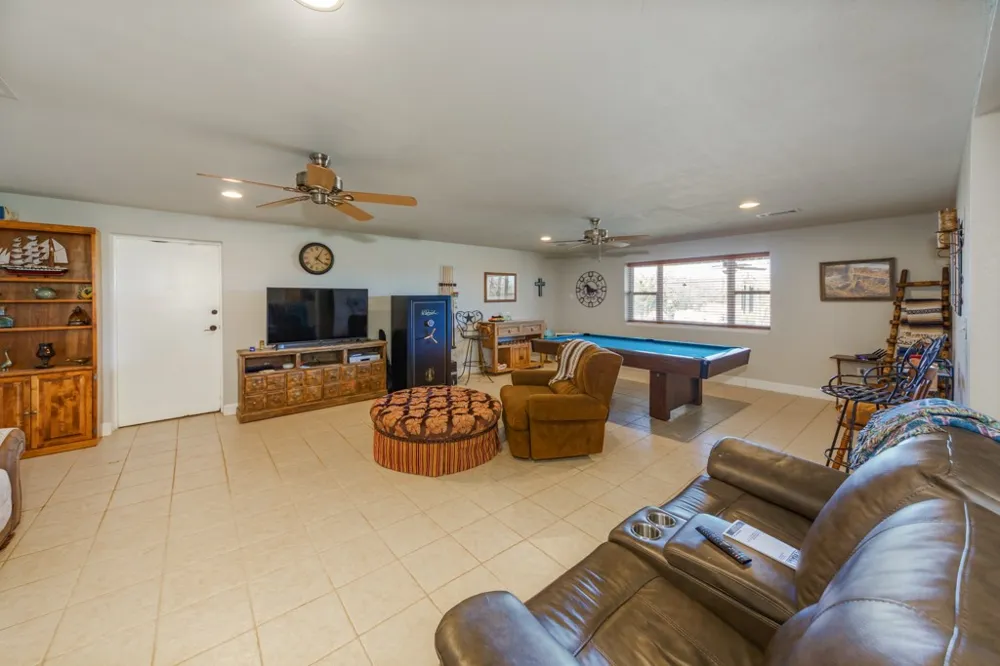 1466 County Road 1270 Alvord, TX 76225