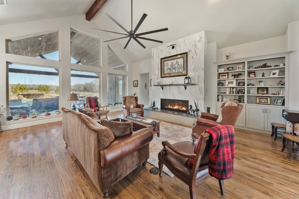 1466 County Road 1270 Alvord, TX 76225