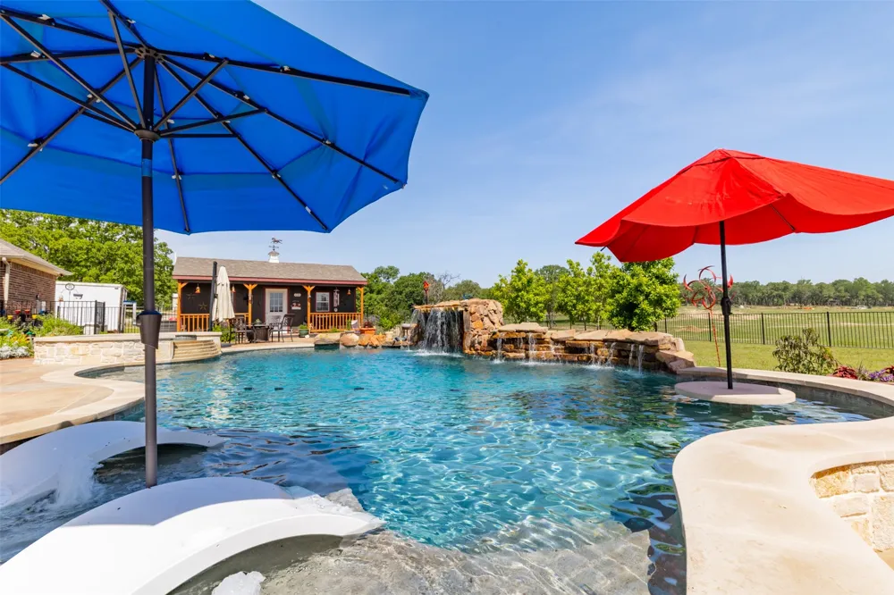 1466 County Road 1270 Alvord, TX 76225
