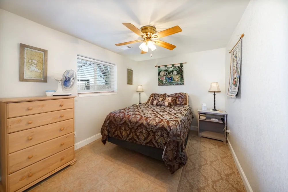 1466 County Road 1270 Alvord, TX 76225