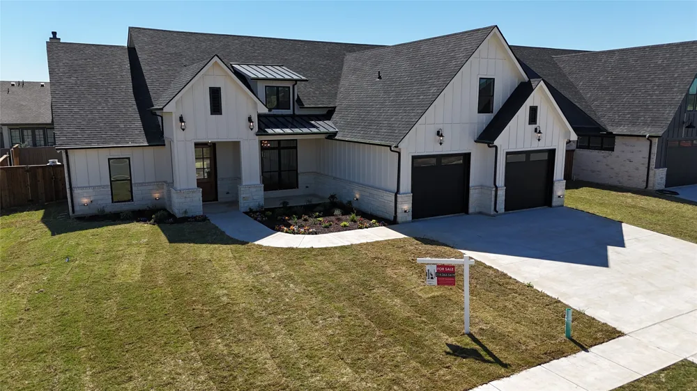 2033 Nichole Boulevard Pottsboro, TX 75076