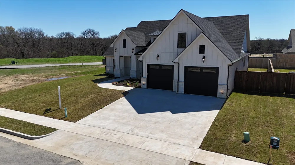 2033 Nichole Boulevard Pottsboro, TX 75076