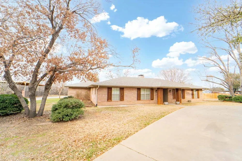 1506 W Elliott Street Breckenridge, TX 76424