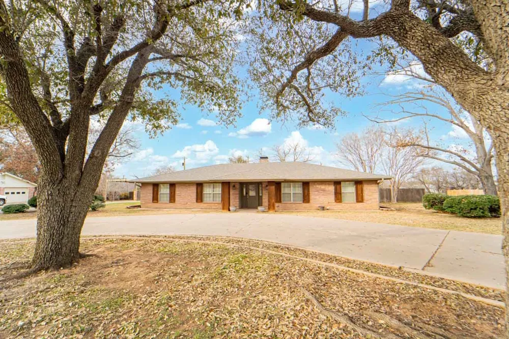 1506 W Elliott Street Breckenridge, TX 76424