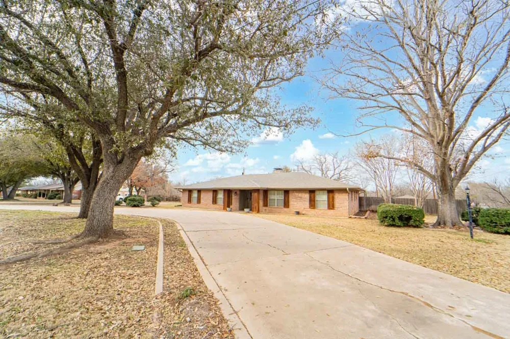 1506 W Elliott Street Breckenridge, TX 76424